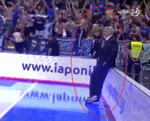 Το άγχος του Σιγάλα: Στο τάιμ άουτ απομακρύνθηκε από τον πάγκο και βαριανάσαινε (video)