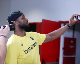 Επος: Ο Γκρέι έγινε cameraman! - Ποιος ο λόγος (video)