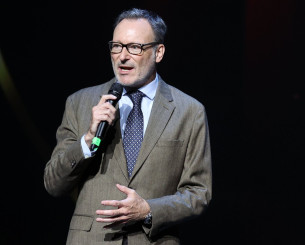 Κομνηνός: «Η FIBA θέλει την ανάπτυξη του ευρωπαϊκού μπάσκετ και δίνει όνειρο στις ομάδες»