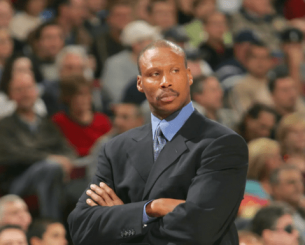 Ο Μπάιρον Σκοτ κατηγορείται για σεξουαλική κακοποίηση ανήλικης πριν από 38 χρόνια