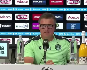 Ο προπονητής Ρούνιαϊτς, η τριάδα στα στόπερ και το... θετικό μάτι για ΑΕΚ