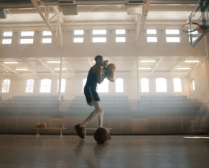 Ο Γιάννης επιτέλους έκανε διαφήμιση για πάνες (video)