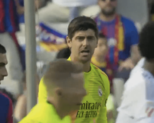 Έξαλλος ο Κουρτουά με τον Βινισιούς στη διάρκεια του clasico (video)