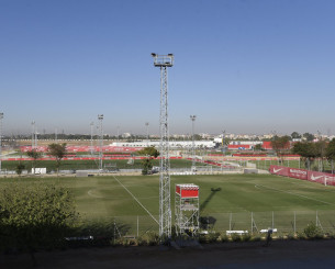 Το προπονητικό κέντρο της Σεβίλλης έγινε... Airbnb: Ο λόγος που η ομάδα κοιμήθηκε εκεί