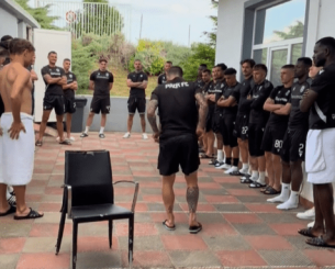 Το δώρο των συμπαικτών του Βιεϊρίνια μια μέρα πριν το τελευταίο του παιχνίδι