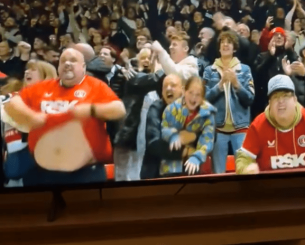 Ο πανηγυρισμός του οπαδού της Τσάρλτον που έγινε viral (video)