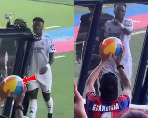 Ο Βινίσιους τσακώθηκε με οπαδό της Μπαρτσελόνα που του... απένειμε μια μπάλα θαλάσσης (video)