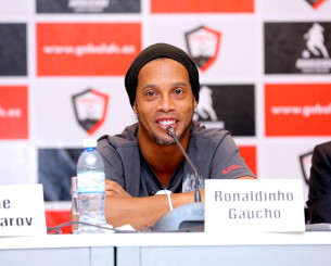 Ροναλντίνιο: «Ο Μέσι κι εγώ έχουμε ήδη γράψει ιστορία, τώρα είναι η σειρά του Γιαμάλ»