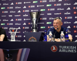 Ο Σάρας αποκάλυψε επικό διάλογο με Σπανούλη: «Μου είπε ‘’μαλ… το χειρότερο είναι ότι δεν έχουμε την μπάλα στα χέρια μας’’» (video)