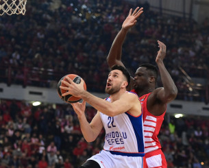 Βασίλιε Μίτσιτς: Βγήκαν οι αποδόσεις για την επόμενη ομάδα του – Τα φαβορί και ο Ολυμπιακός