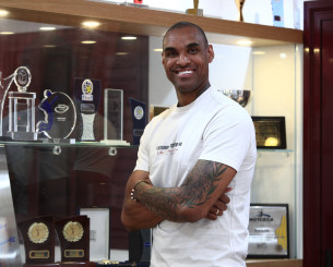 Ο Μίλωνας ανακοίνωσε τον 40χρονο Αγκάμεζ