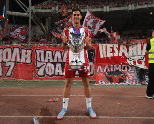 Και ο Κωστούλας δίπλα στον Ολυμπιακό στο Άμπου Ντάμπι