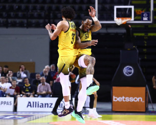 Dunk party στη Sunel Arena μεταξύ ΑΕΚ και Προμηθέα (video)