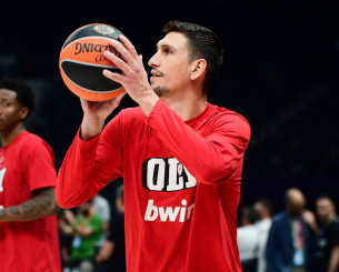 Λαρεντζάκης: «Η ομάδα χτίστηκε για να κατακτήσει τη Euroleague»