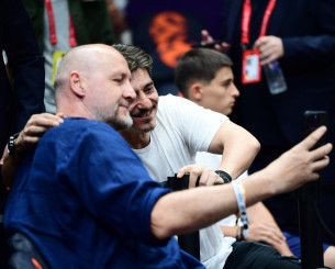 Η selfie του Ράτζα με τον Γιαννακόπουλο στην Etihad Arena