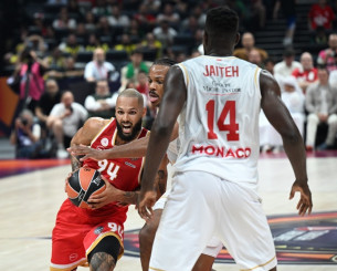 Ο Φουρνιέ τα έβαλε με όλη την άμυνα της Μονακό (video)