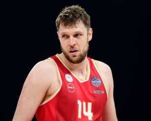 Βεζένκοφ: «Νιώθω άδειος - Δεν ήμουν όπως έπρεπε»