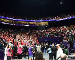 Πιλότος κλείστηκε στο πιλοτήριο, εγκλωβισμένοι Έλληνες που γύριζαν από το Άμπου Ντάμπι - Παρενέβη η αστυνομία