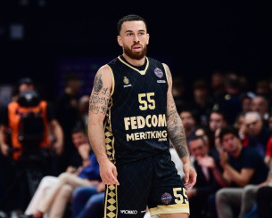 Συγκινεί ο Τζέιμς: «Δεν μπορούσα να σταθώ όρθιος - Θα επιστρέψουμε»