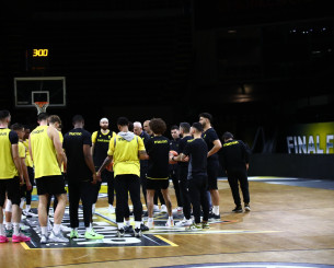 Τελευταία προπόνηση της σεζόν στην ΑΕΚ Betsson, παραμένουν αμφίβολοι τρεις