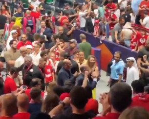 Αποθέωση για τους Αγγελόπουλους από τους φίλους του Ολυμπιακού (video)