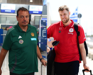 Το Athletiko στο «Ελευθέριος Βενιζέλος»: Έφτασαν οι αποστολές Παναθηναϊκού και Ολυμπιακού