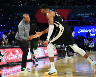 Καθησυχαστικός Ρίβερς για Αντετοκούνμπο: «Μιλάμε κάθε μέρα παιδιά, ηρεμήστε»