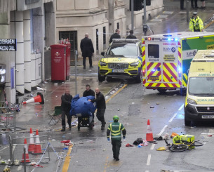 Χαροπαλεύει ένα παιδί από την επίθεση στο Λίβερπουλ - 47 οι τραυματίες