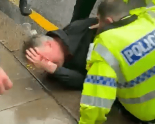 Η στιγμή της σύλληψης του δράστη στο Λίβερπουλ (video)