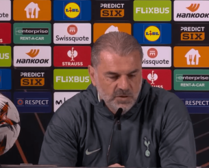 Ο Ποστέκογλου μίλησε ελληνικά και συγκλόνισε: «Είμαι περήφανος που είμαι Έλληνας» (video)