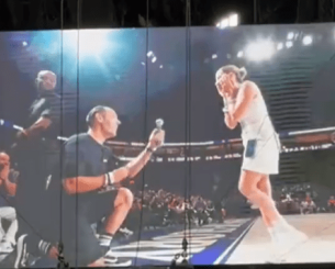 Πρόταση γάμου κατά τη διάρκεια του μικρού τελικού ανάμεσα σε Ολυμπιακό και Παναθηναϊκό (video)