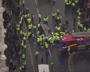 «Ήμασταν σαν στόχος» – Η σοκαριστική μαρτυρία Έλληνα φιλάθλου στο Athletiko για την επίθεση με το αυτοκίνητο