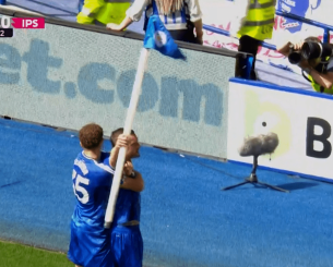 Ο Βάρντι σκόραρε στο τελευταίο του εντός έδρας παιχνίδι με την Λέστερ και «τρελάθηκε» (video)