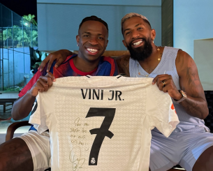 Ο Βινίσιους βρέθηκε με τον Ροντινέι και τον αποθέωσε - «Αδερφέ μου... Ροντιλίντο»