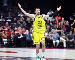 Ο Γκούντουριτς «ξέρανε» τη Μπαχτσεσεχίρ και η Φενέρμπαχτσε απέχει μία νίκη από τους τελικούς