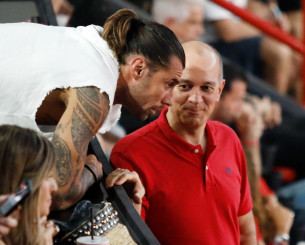 O Πρίντεζης στο ΣΕΦ για τον τέταρτο τελικό - Μίλησε με τον πρόεδρο Αγγελόπουλο