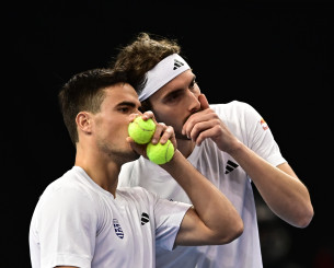 Εκτός συνέχειας τα αδέρφια Τσιτσιπά στο διπλό του Roland Garros