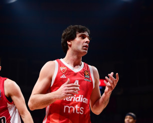 «Ολοκληρώνει την καριέρα του και γίνεται αντιπρόεδρος στον Ερυθρό Αστέρα ο Τεόντοσιτς»