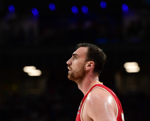 Μιλουτίνοφ και Πίτερς καλύπτουν το κενό του Φαλ και πληρώνουν έως το 2.55