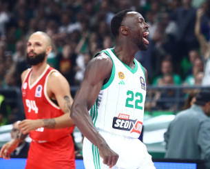 Εκρηκτικό ξεκίνημα του Γκραντ με 3/3 τρίποντα (video)