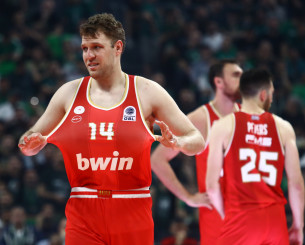 Η... απάντηση του Βεζένκοφ στο buzzer beater του Οσμάν (video)