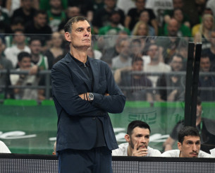 Μπαρτζώκας: «Δείχναμε καταβεβλημένοι στο ματς, δεν ξέρω αν είναι πνευματικό ή ψυχολογικό» (video)