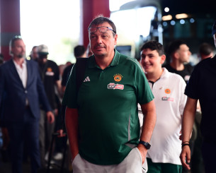 Η άφιξη του Παναθηναϊκού στο ΟΑΚΑ για τον τρίτο τελικό (video)