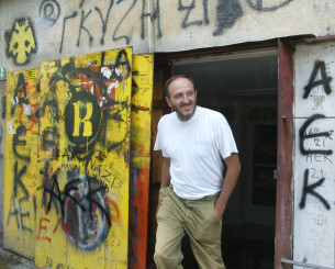 O Αντώνης Ηλιόπουλος αποχαιρετά τον Χατζηχρήστο: «Τα κουρέλια τραγουδούν ακόμα - Καλό ταξίδι Δημήτρη»