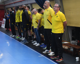 Ενός λεπτού σιγή στη μνήμη του Δημήτρη Χατζηχρήστου στο Ολυμπιακός - AEK (video)