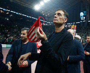 Η αντίδραση του Μπαρτζώκα στην άρνηση του Αταμάν να πάρει το λάβαρο του Ολυμπιακού