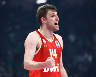 Βεζένκοφ: «Κάναμε την αυτοκριτική μας - Θέλουμε μία ακόμη νίκη μπροστά στον κόσμο μας»