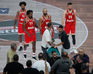 Η άσεμνη χειρονομία του Φουρνιέ στους οπαδούς που έφερε την ένταση στο ΟΑΚΑ (video)