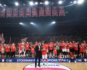 Πολυτιμότερος παίκτης των τελικών ο Βεζένκοφ (video)