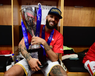 Χαλάρωση και... σιροπιαστά έχει το πρόγραμμα για τον Φουρνιέ μετά τον τίτλο του πρωταθλήματος